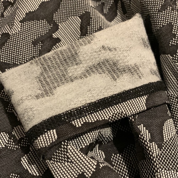 Spyder Active Grey Camo Fleece Lined Leggings NWT Sz Large - Picture 10 of 10